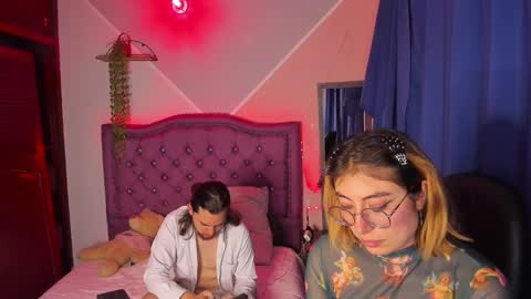 xialee and Lio online show from December 17, 2024, 8:45 am