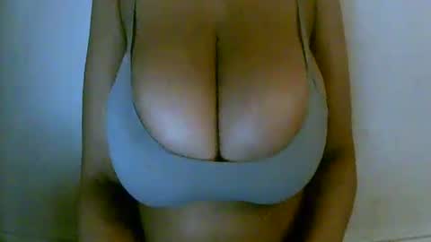 XiaoXiao  online show from February 22, 2026, 11:42 am