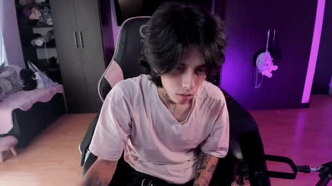 xIce Boy online show from December 22, 2025, 1:08 pm