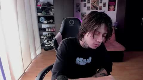 Snapshot of xice_boy chatting on May 3, 2026, 4:02 pm xIce Boy online show from May 3, 2026, 4:02 pm