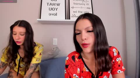 XIMENA LOPEZ online show from November 28, 2025, 8:55 pm