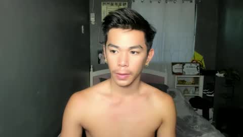 Snapshot of xkhen_damienx chatting on February 19, 2025, 6:55 am Khen online show from February 19, 2025, 6:55 am