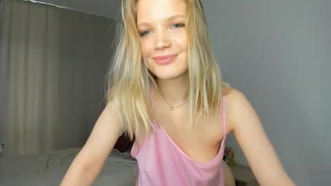 Chloe online show from March 11, 2026, 8:20 am