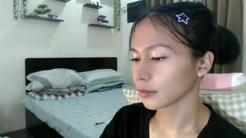 Snapshot of xlovely_destinyx chatting on July 2, 2026, 8:37 pm Alice online show from July 2, 2026, 8:37 pm