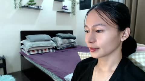 Snapshot of xlovely_destinyx chatting on August 3, 2026, 4:11 pm Alice online show from August 3, 2026, 4:11 pm