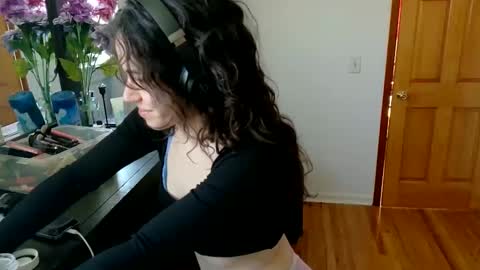 Snapshot of xlucidmiax chatting on March 2, 2025, 7:23 pm Mia online show from March 2, 2025, 7:23 pm