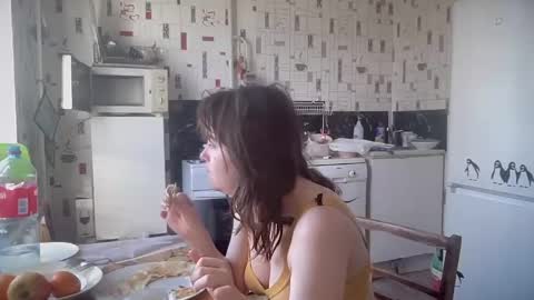 Snapshot of xlunasexyx chatting on April 15, 2026, 4:41 am Luna online show from April 15, 2026, 4:41 am