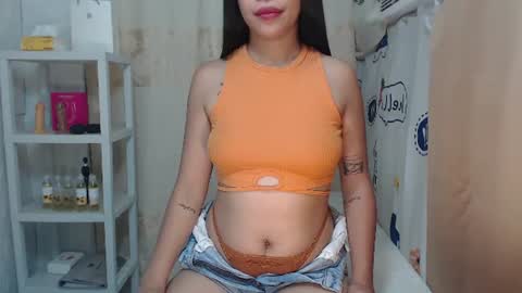 Snapshot of xmaxie_ chatting on June 20, 2026, 7:33 am Maxie online show from June 20, 2026, 7:33 am
