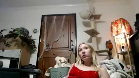 xmckennalynn online show from November 11, 2025, 6:02 am