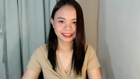 Snapshot of xo_worth_it chatting on February 8, 2026, 12:25 am nathalie online show from February 8, 2026, 12:25 am