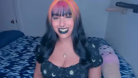 Snapshot of xocurvyrae chatting on December 6, 2024, 6:39 pm Rae online show from December 6, 2024, 6:39 pm
