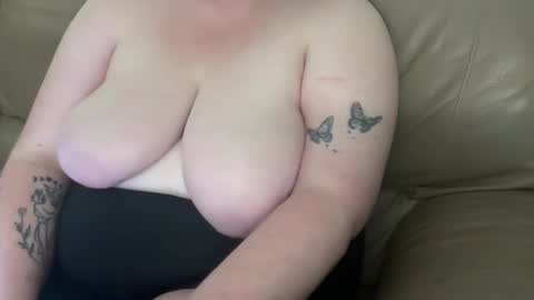 xopeachybaby online show from February 26, 2026, 3:38 am