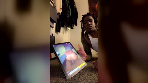 Snapshot of xoxoafterdark chatting on January 6, 2026, 5:22 am xoxoafterdark online show from January 6, 2026, 5:22 am