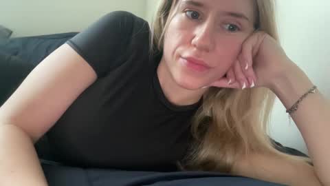 Snapshot of xoxoxjenn chatting on January 12, 2025, 10:01 pm jenn online show from January 12, 2025, 10:01 pm