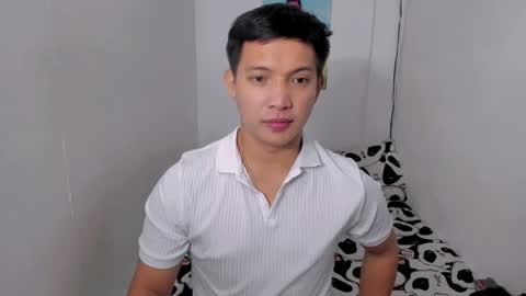 xsebastian19 online show from December 16, 2024, 4:38 pm