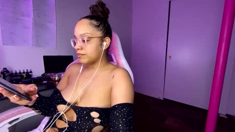 xStarGazingx online show from April 3, 2026, 6:11 am