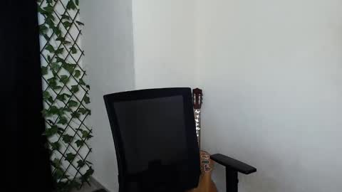 xtranherr online show from March 9, 2025, 10:41 pm