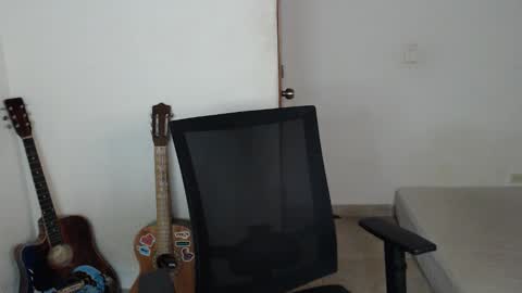 xtranherr online show from November 8, 2025, 3:07 am