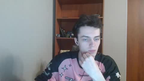 traqqq online show from October 30, 2025, 8:31 pm