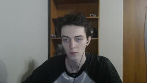 traqqq online show from November 16, 2025, 7:19 pm