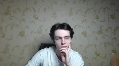 traqqq online show from December 18, 2025, 11:00 pm