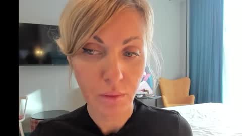 Snapshot of xvaleriax0 chatting on September 12, 2025, 1:00 pm xvaleriax0 online show from September 12, 2025, 1:00 pm