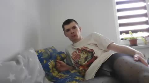 xvenon9898x online show from April 12, 2026, 11:04 am