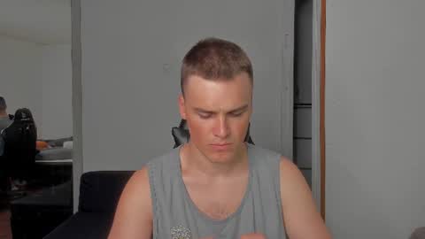 Snapshot of xx_raul_xx_ chatting on June 30, 2026, 11:33 am raul online show from June 30, 2026, 11:33 am
