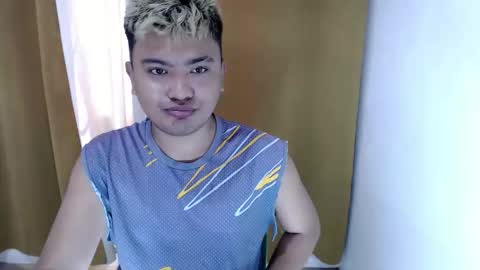 Snapshot of xxhotloyd_cummerx chatting on March 4, 2026, 2:39 am Loyd online show from March 4, 2026, 2:39 am