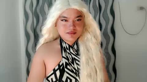 Snapshot of xxhotloyd_cummerx chatting on March 22, 2026, 3:15 pm Loyd online show from March 22, 2026, 3:15 pm