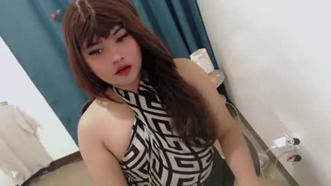 Snapshot of xxhotloyd_cummerx chatting on June 24, 2026, 7:46 pm Loyd online show from June 24, 2026, 7:46 pm