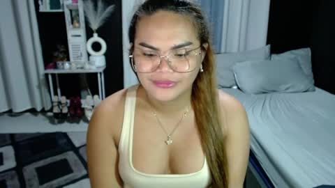 Snapshot of xxkylie_smithxx chatting on June 3, 2026, 6:35 pm Kylie Smith online show from June 3, 2026, 6:35 pm