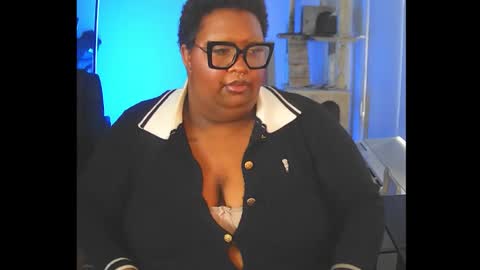 Snapshot of xxmoniquestarrxx chatting on February 22, 2026, 7:23 pm Thee Baddest BBW online show from February 22, 2026, 7:23 pm