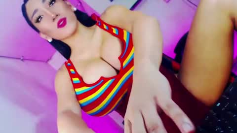 Snapshot of xxqueenjasminexx chatting on July 14, 2026, 10:32 am Jasmine online show from July 14, 2026, 10:32 am