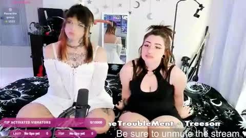 Snapshot of xxunholymusexx chatting on March 2, 2026, 10:05 pm Muse n Poppy online show from March 2, 2026, 10:05 pm