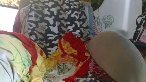   LILI  online show from December 16, 2024, 2:16 pm