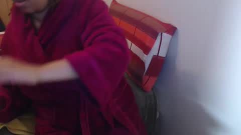 Snapshot of xxxbustybabe27x chatting on April 18, 2026, 6:34 pm Ayanda online show from April 18, 2026, 6:34 pm