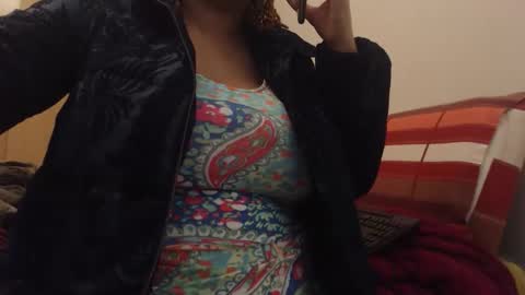 Snapshot of xxxbustybabe27x chatting on April 28, 2026, 4:45 pm Ayanda online show from April 28, 2026, 4:45 pm