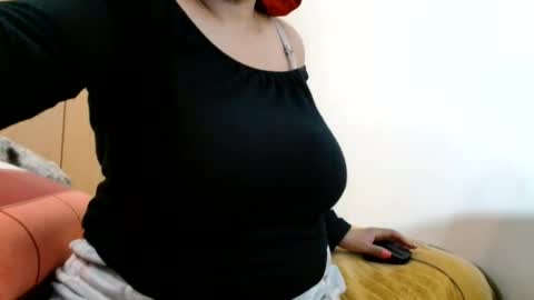 Snapshot of xxxbustybabe27x chatting on May 27, 2026, 12:35 pm Ayanda online show from May 27, 2026, 12:35 pm