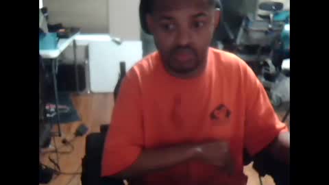 xxxonwheelz online show from October 6, 2025, 11:02 pm