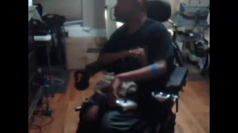 xxxonwheelz online show from April 21, 2026, 4:08 am