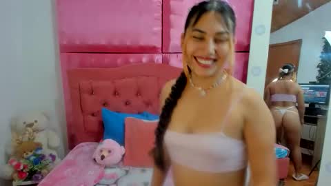 Snapshot of xxxsarita_cute chatting on June 4, 2026, 1:44 am Sara online show from June 4, 2026, 1:44 am