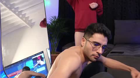 Snapshot of xxxvandersexxx chatting on December 21, 2024, 8:28 am July and Fer online show from December 21, 2024, 8:28 am