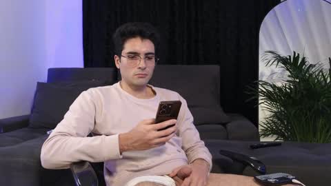 Snapshot of xxxvandersexxx chatting on January 16, 2025, 9:37 am July and Fer online show from January 16, 2025, 9:37 am