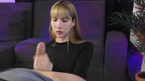 Snapshot of xxxvandersexxx chatting on February 13, 2025, 8:59 am July and Fer online show from February 13, 2025, 8:59 am