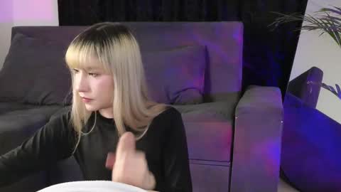 Snapshot of xxxvandersexxx chatting on October 4, 2025, 8:56 am July and Fer online show from October 4, 2025, 8:56 am