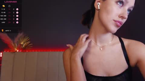 Lori online show from December 12, 2024, 9:15 pm