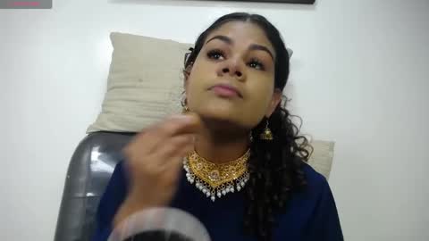 Snapshot of yaazhini457034 chatting on April 23, 2026, 11:42 am yazhini online show from April 23, 2026, 11:42 am