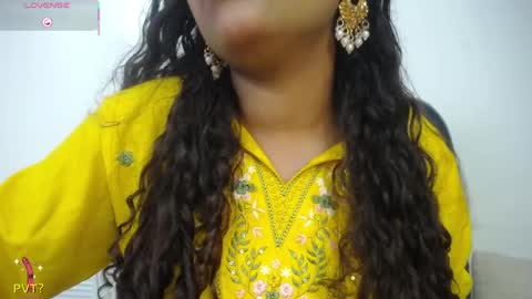 Snapshot of yaazhini457034 chatting on May 20, 2026, 12:11 pm yazhini online show from May 20, 2026, 12:11 pm