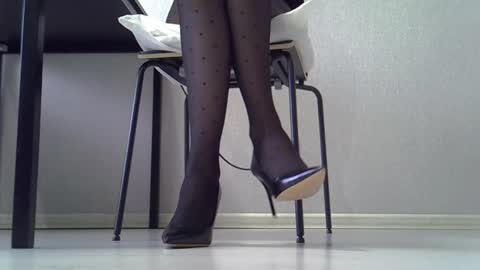 Dina online show from April 1, 2026, 3:18 am